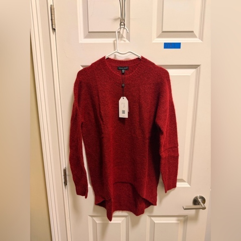 Women’s Universal Standard Sweater NWT